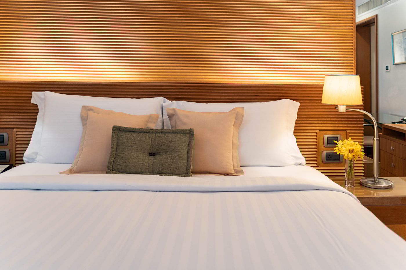 Dusit-Princess-Srinakarin-Bangkok-Room-11