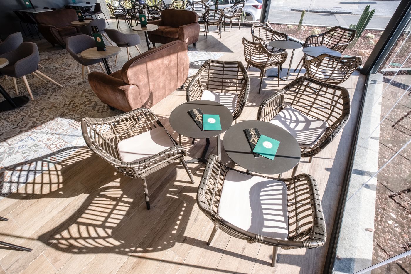 California-Apartments-III-Y-IV-Bar-10