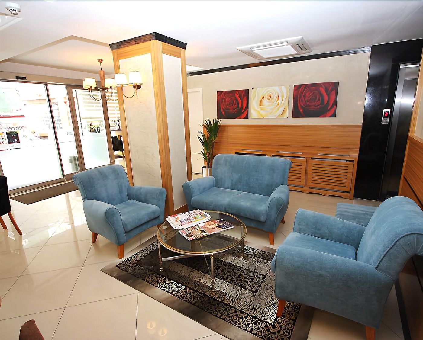 My-Rose-Hotel-Lobby-9