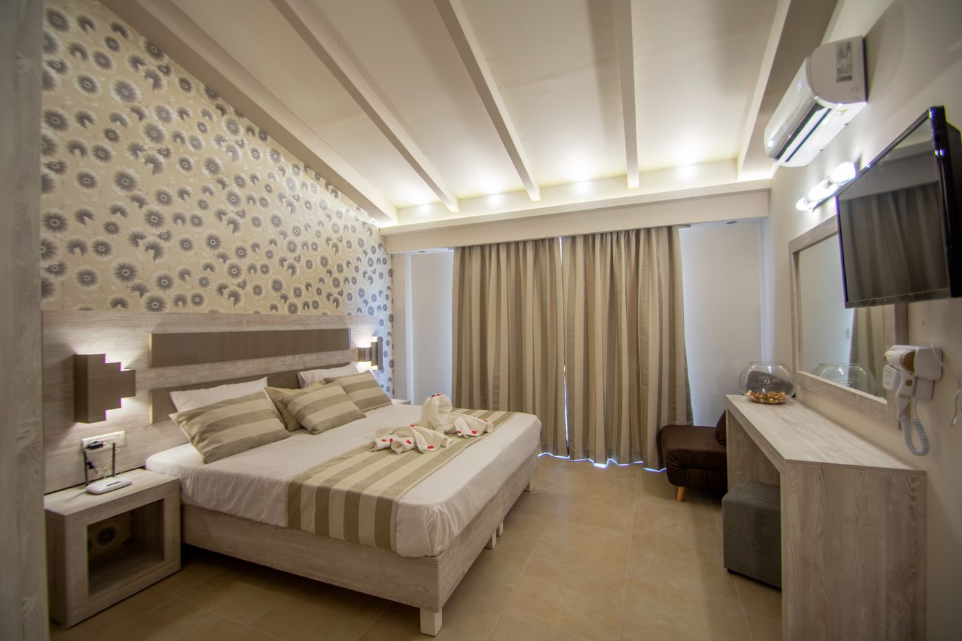 Paradise-Apartments-And-Studios-Room-35