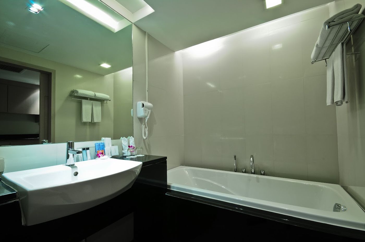 The-Ashlee-Heights-Patong-Room-14