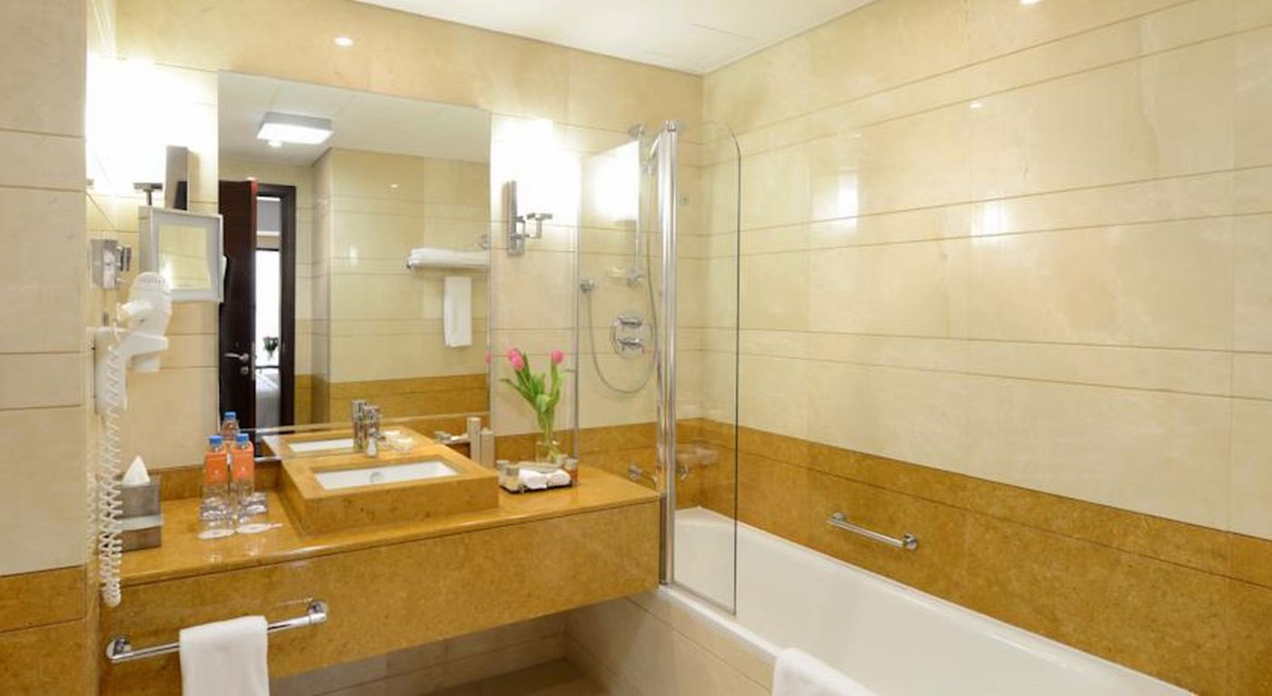 Grand-Millenium-Hotel-Room-17