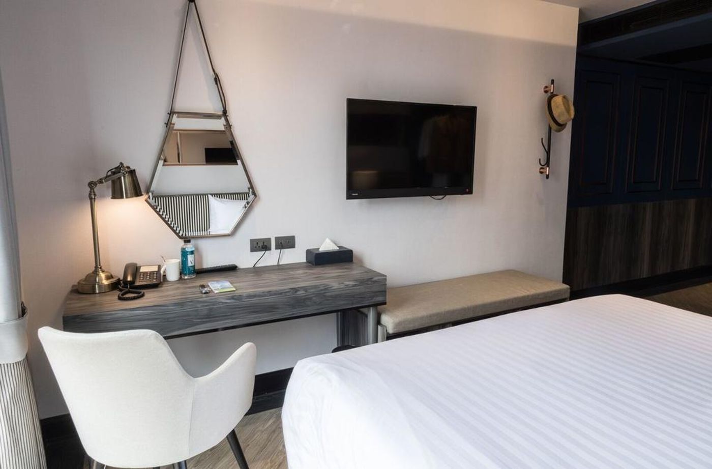 Vince-Hotel-Pratunam-Room-42