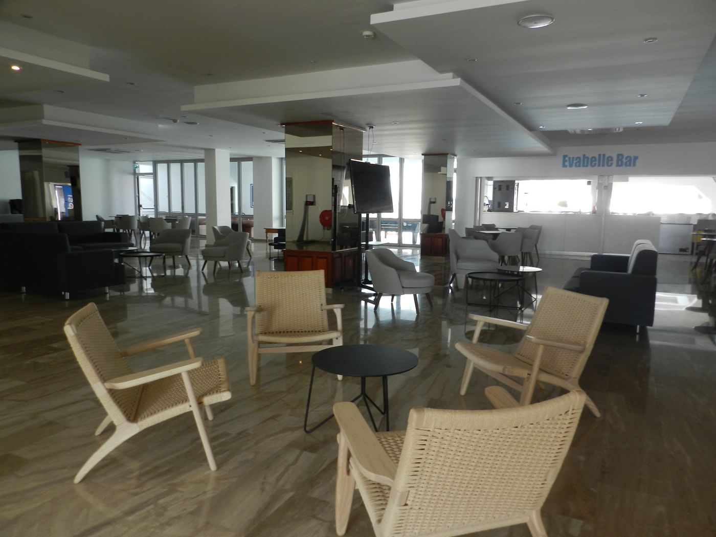 Evabelle-Napa-Lobby-31