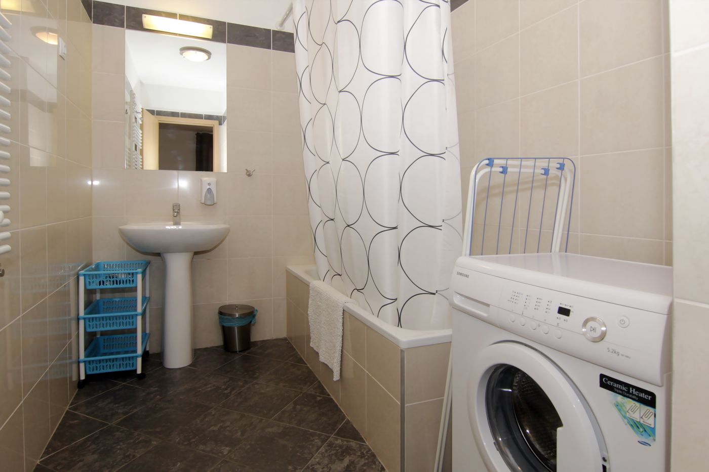 Gozsdu-Court-Room-30