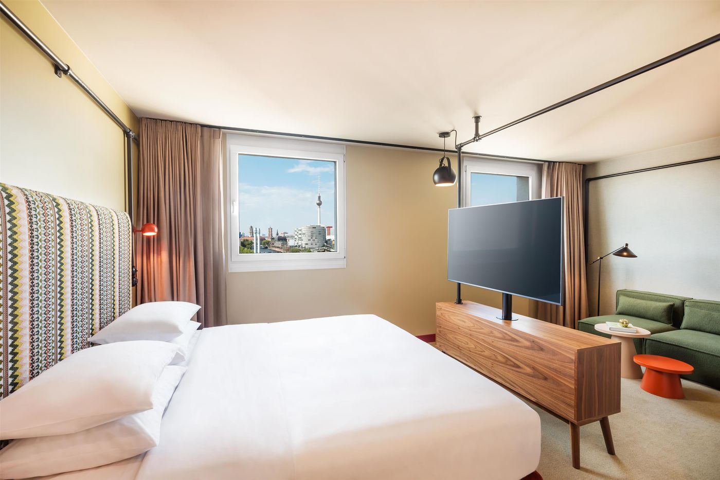 Me-and-All-Berlin-East-Side--part-of-JdV-by-Hyatt-Room-3