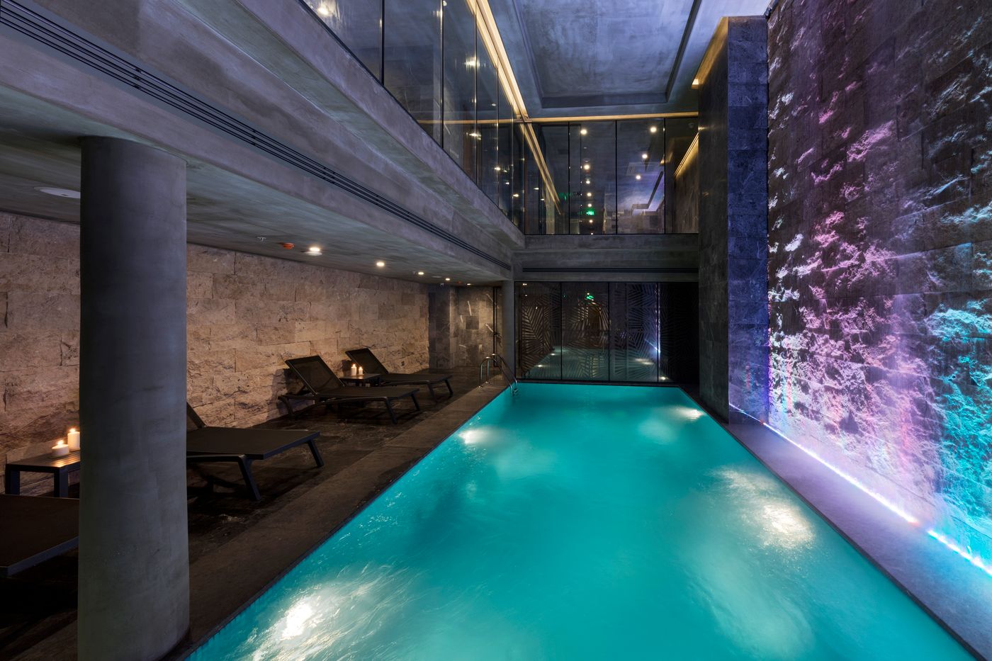Endless-Art-Hotel-Pool-33