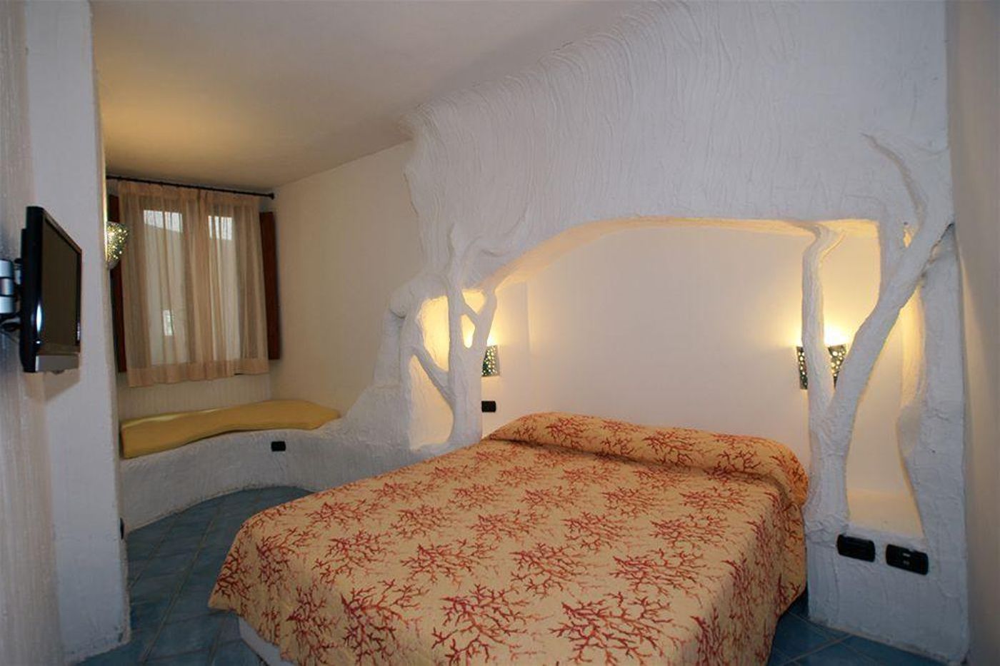 Baia-Caddinas-General-view-13