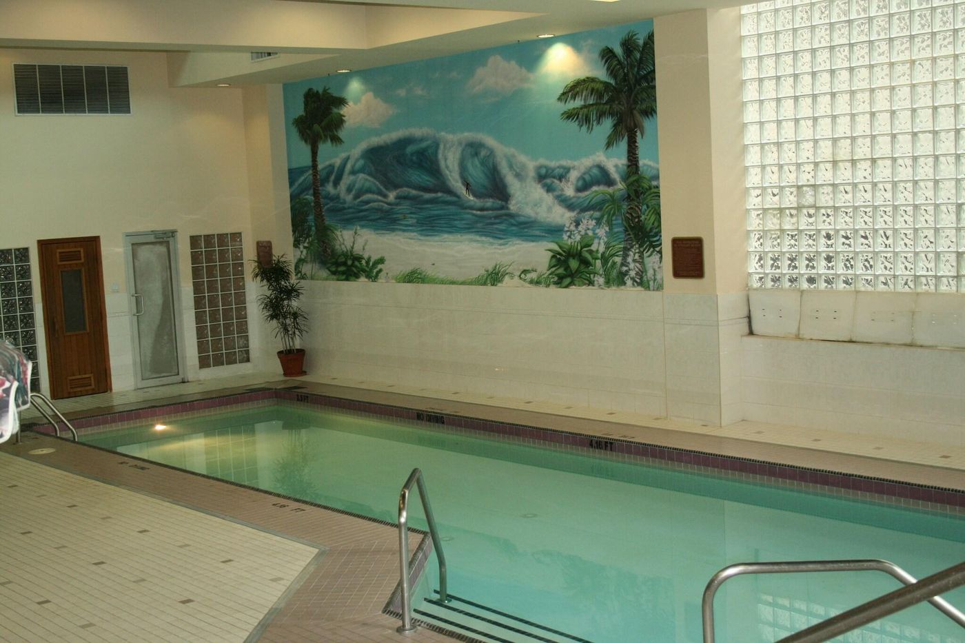 Rosedale-On-Robson-Suites-Hotel-Pool-51