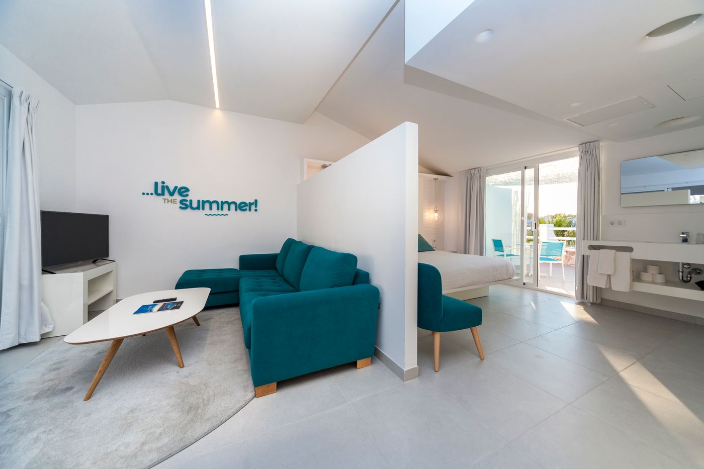 Casas-del-Lago-Hotel---Beach-Club-Room-21