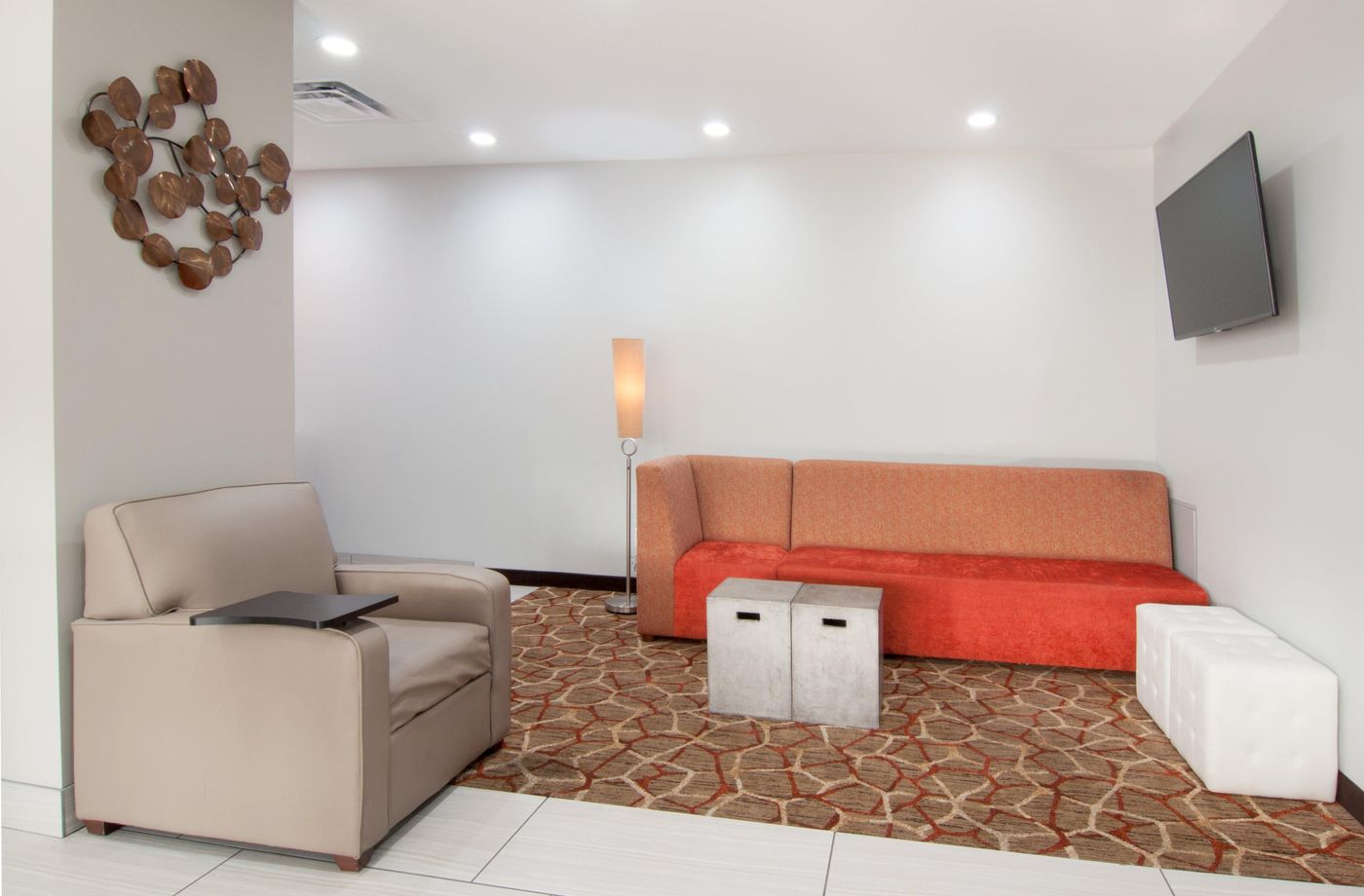 Holiday Inn Express & Suites Nashville I-40 & I- 2-United States-NASHVILLE-Lobby-10
