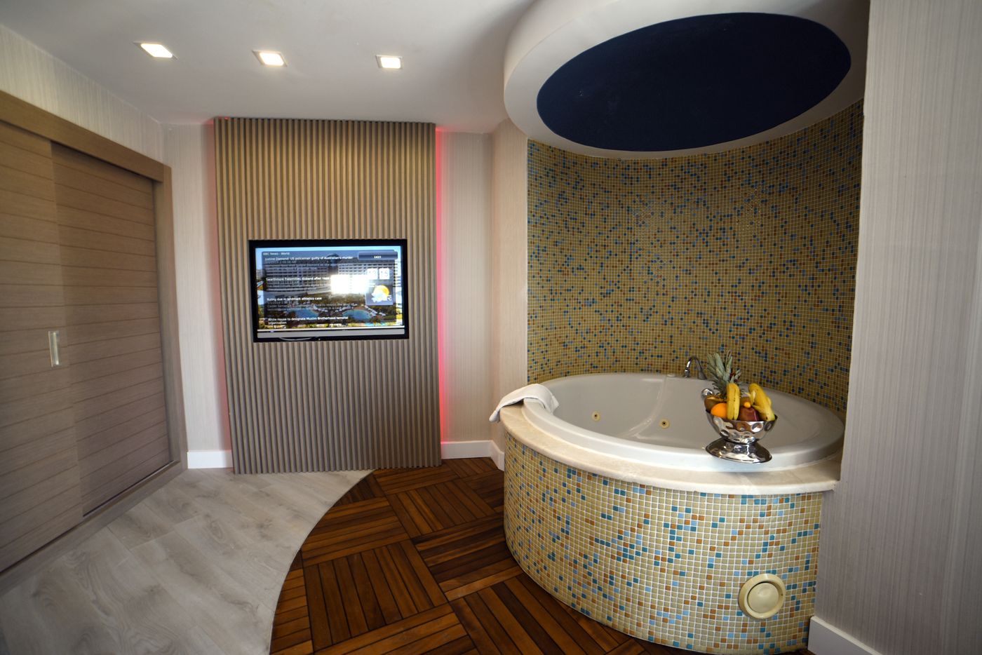 Royal-Wings-Hotel-Room-75