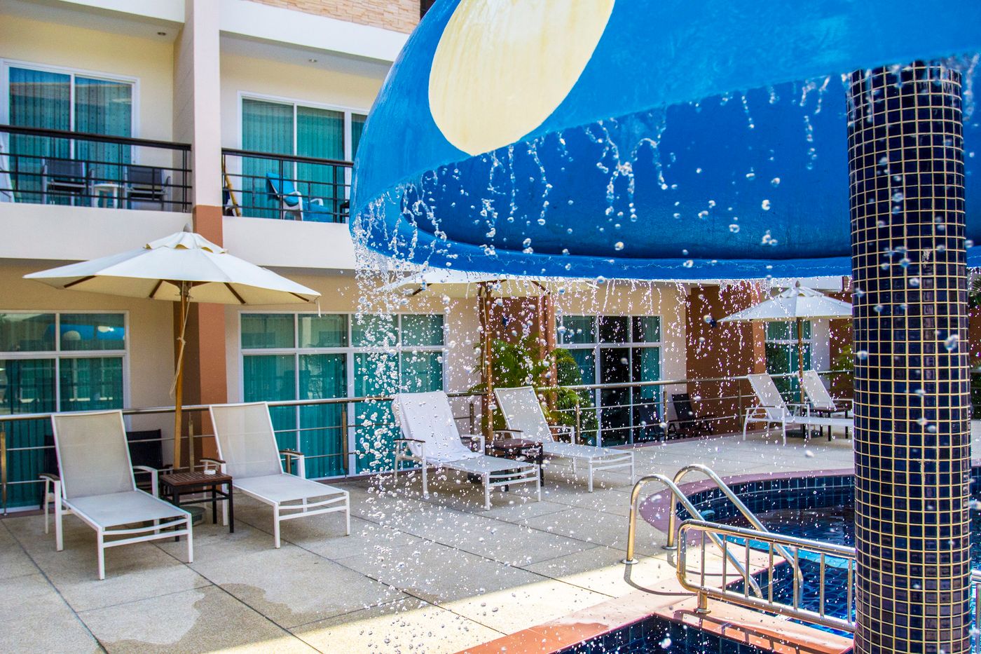 The-Beach-Boutique-House-Pool-6