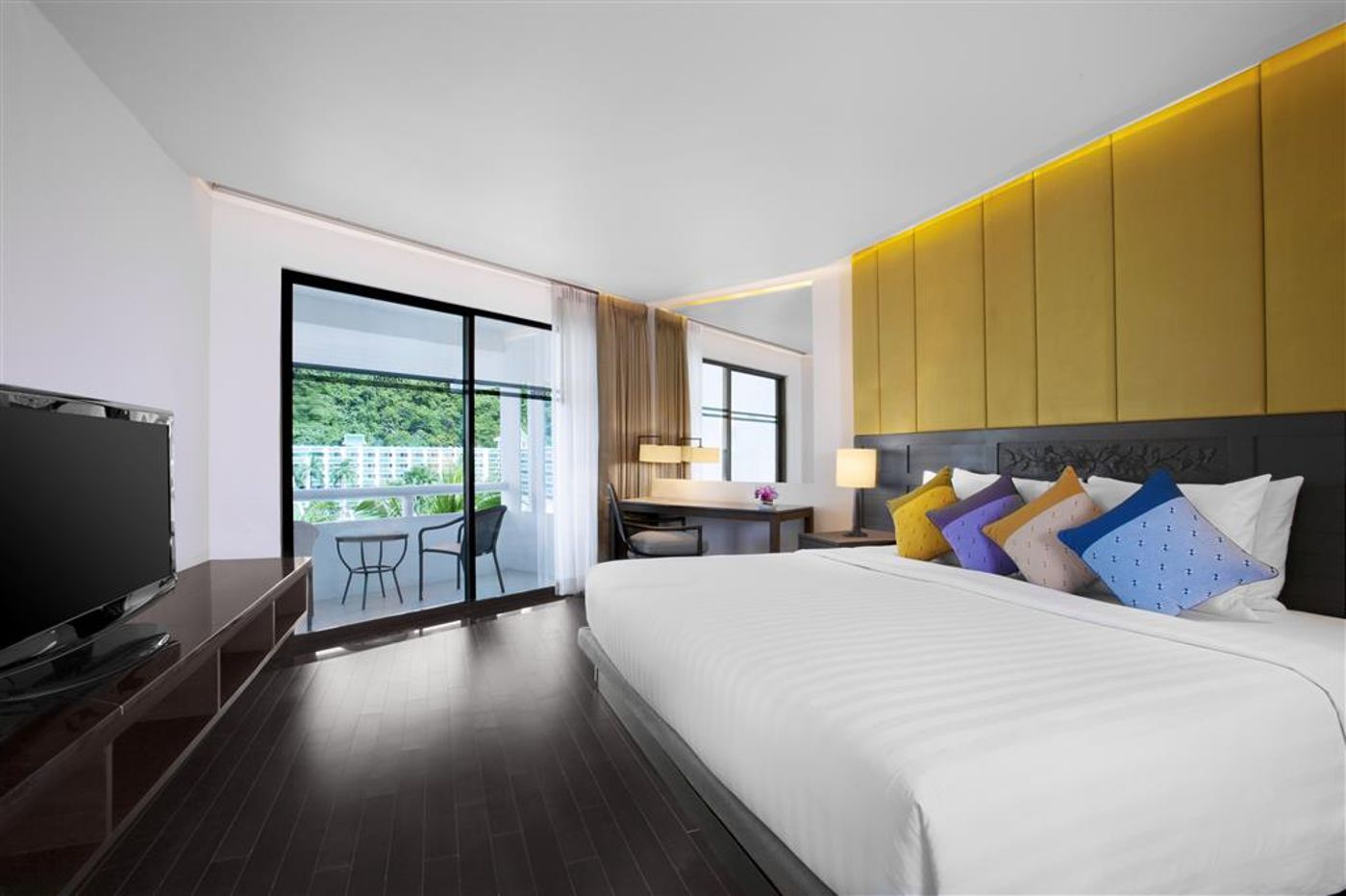 Le-Meridien-Phuket-Beach-Resort-General-view-35