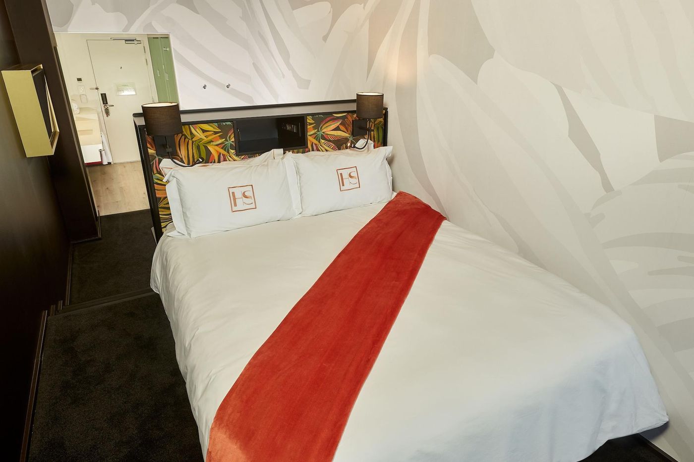 Hotel-Sky-Cape-Town-Room-32