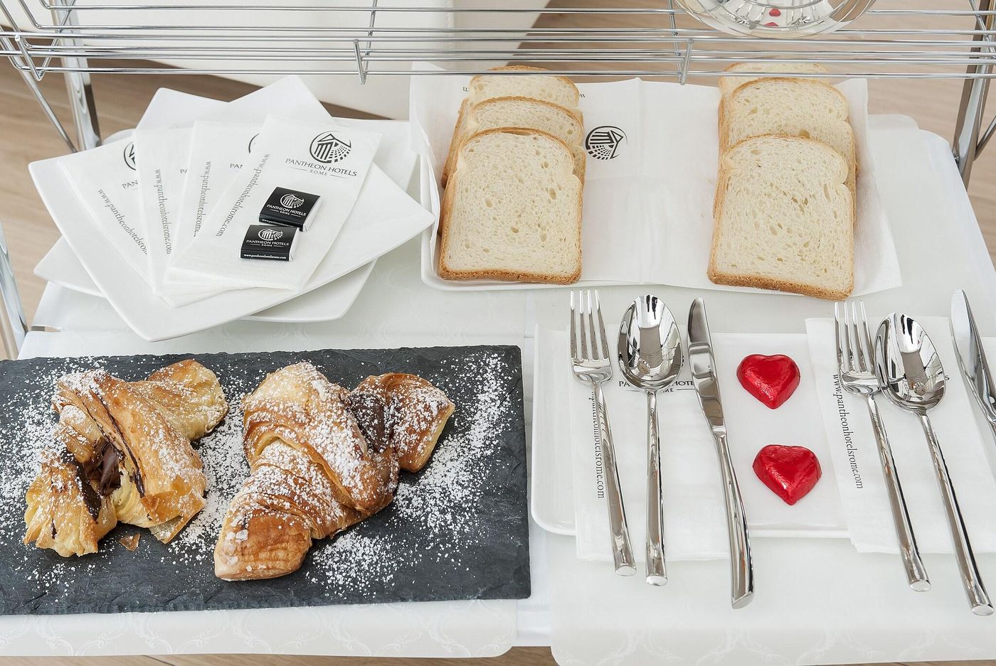 Vatican-Style-Room-40