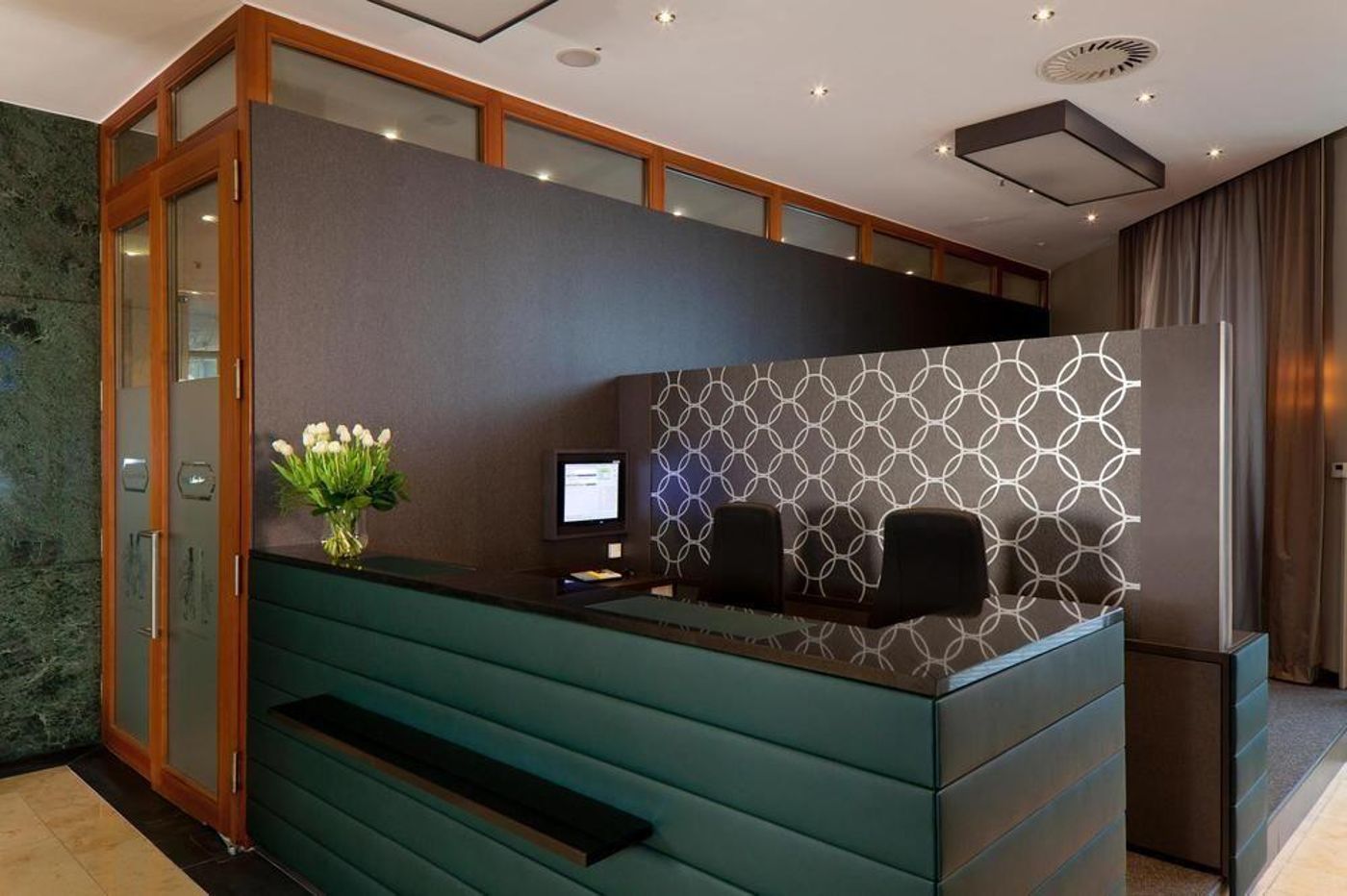 Lindner Frankfurt Main Plaza, part of JdV by Hyatt - Germany - Frankfurt Am Main - Lobby - 3