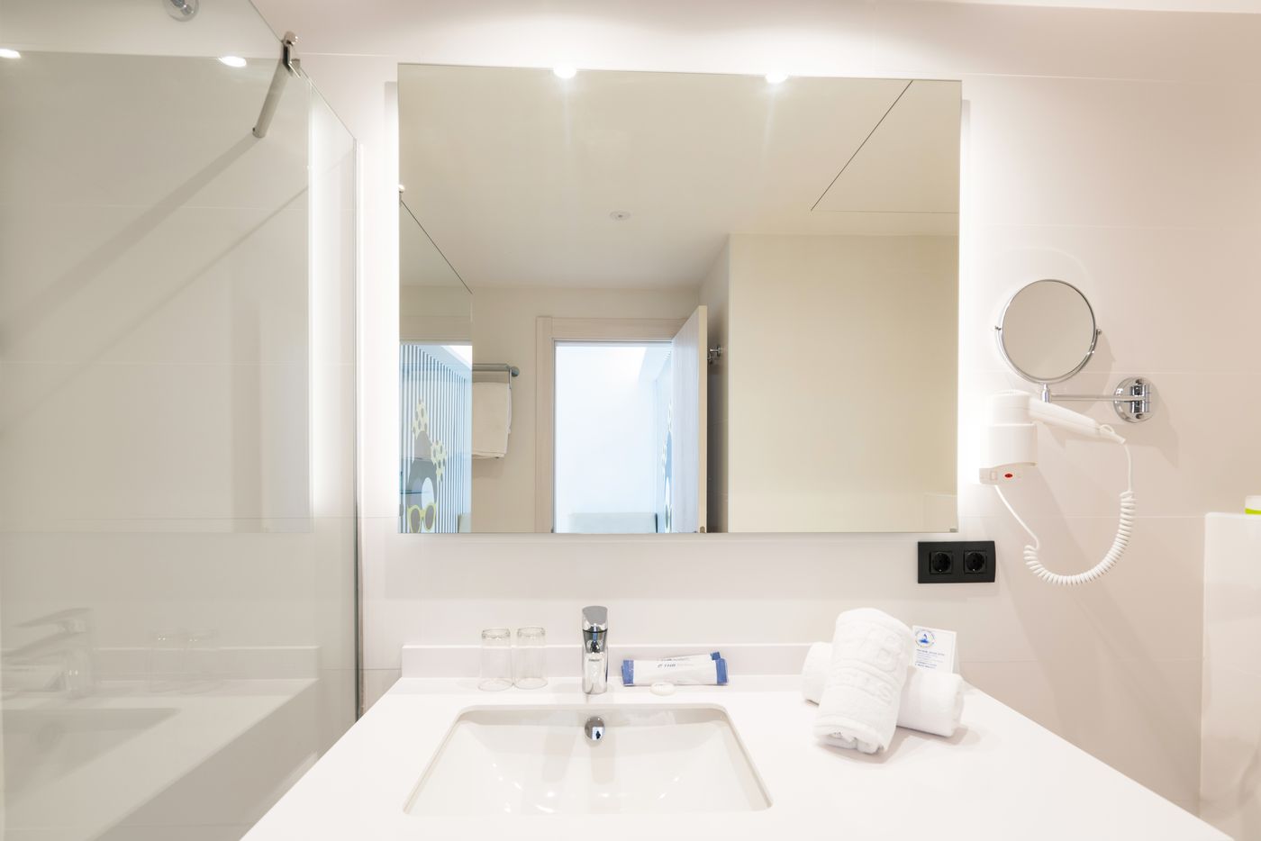 THB-Naeco-Ibiza-Class-Room-27