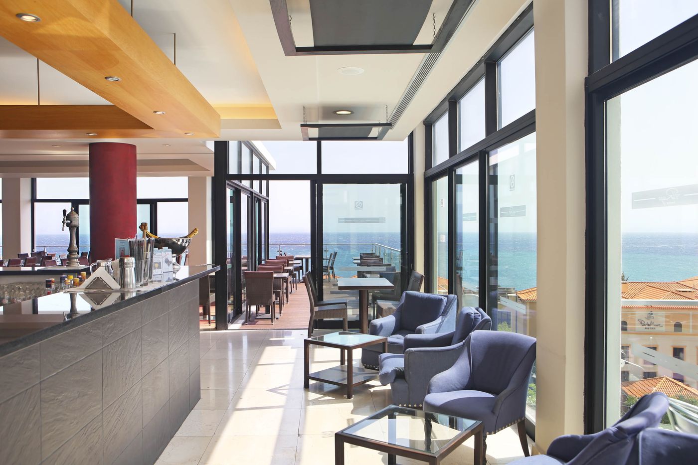 Muthu-Raga-Madeira-Hotel-Bar-41