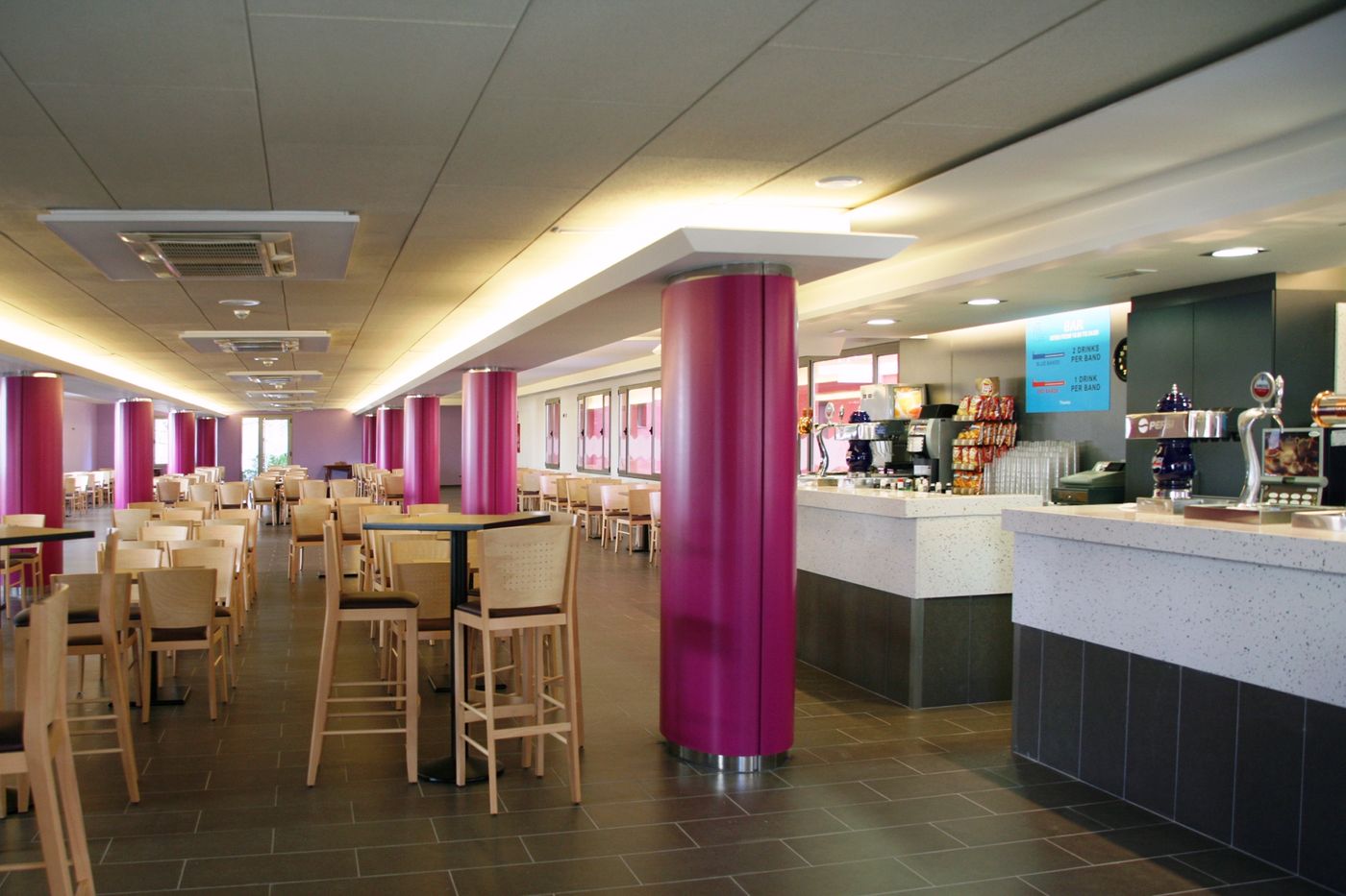 Tossa-Beach---Center-Restaurant-33