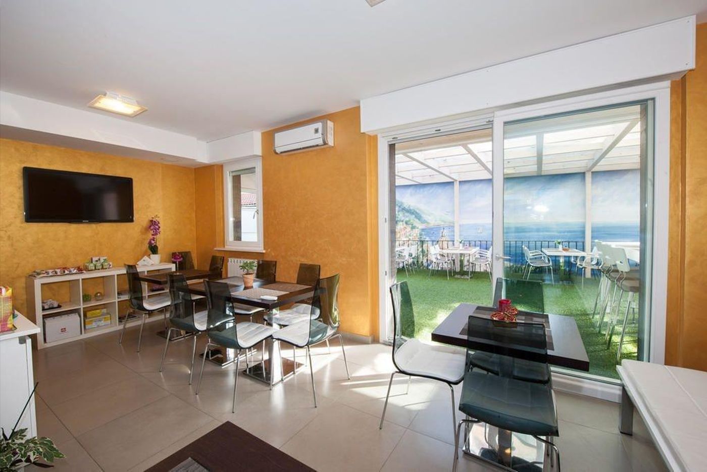 B-B-Jolie-Restaurant-3