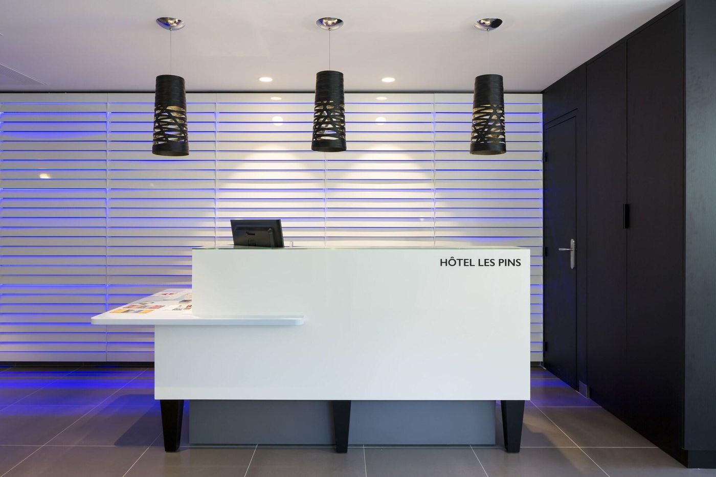 Operalia Hotel Les Pins - France - BALARUC LES BAINS - Lobby - 8