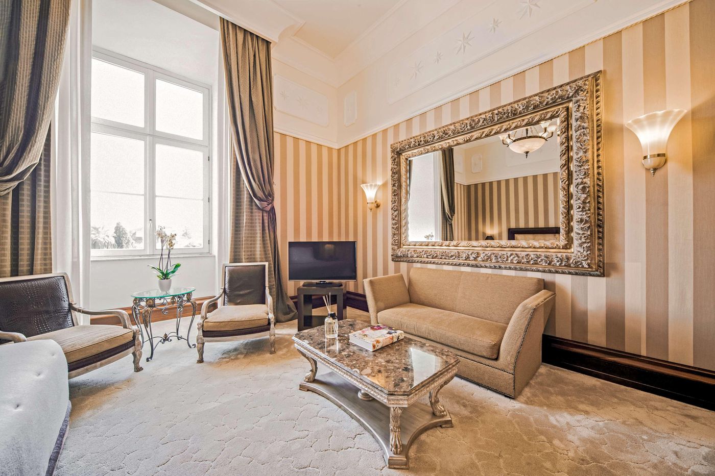 Anantara-Palazzo-Naiadi-Rome-Hotel-Room-12