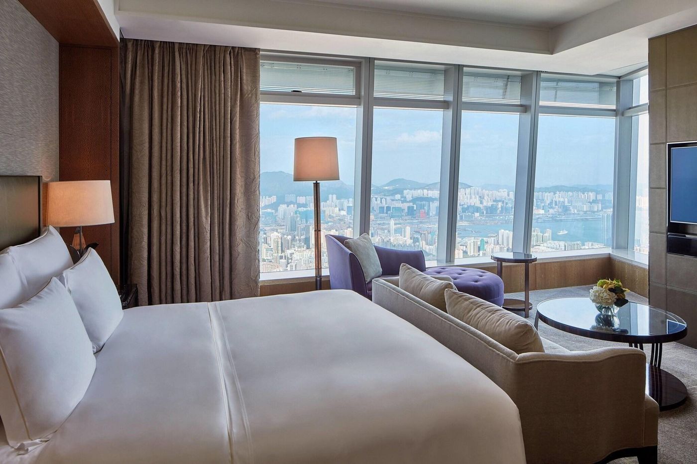 The-Ritz-Carlton--Hong-Kong-Room-30