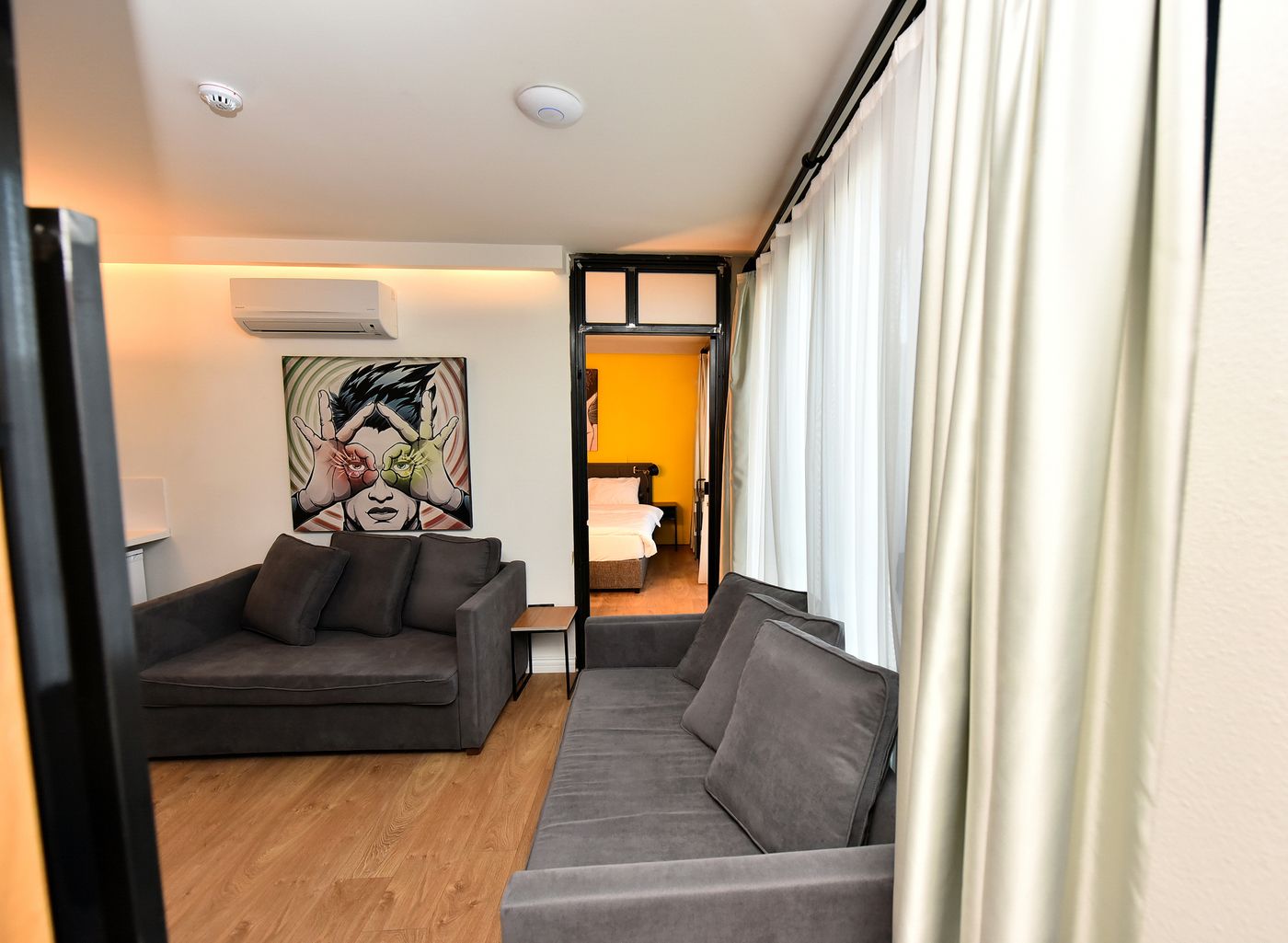 Fitas-Oda-Hotel-Room-13