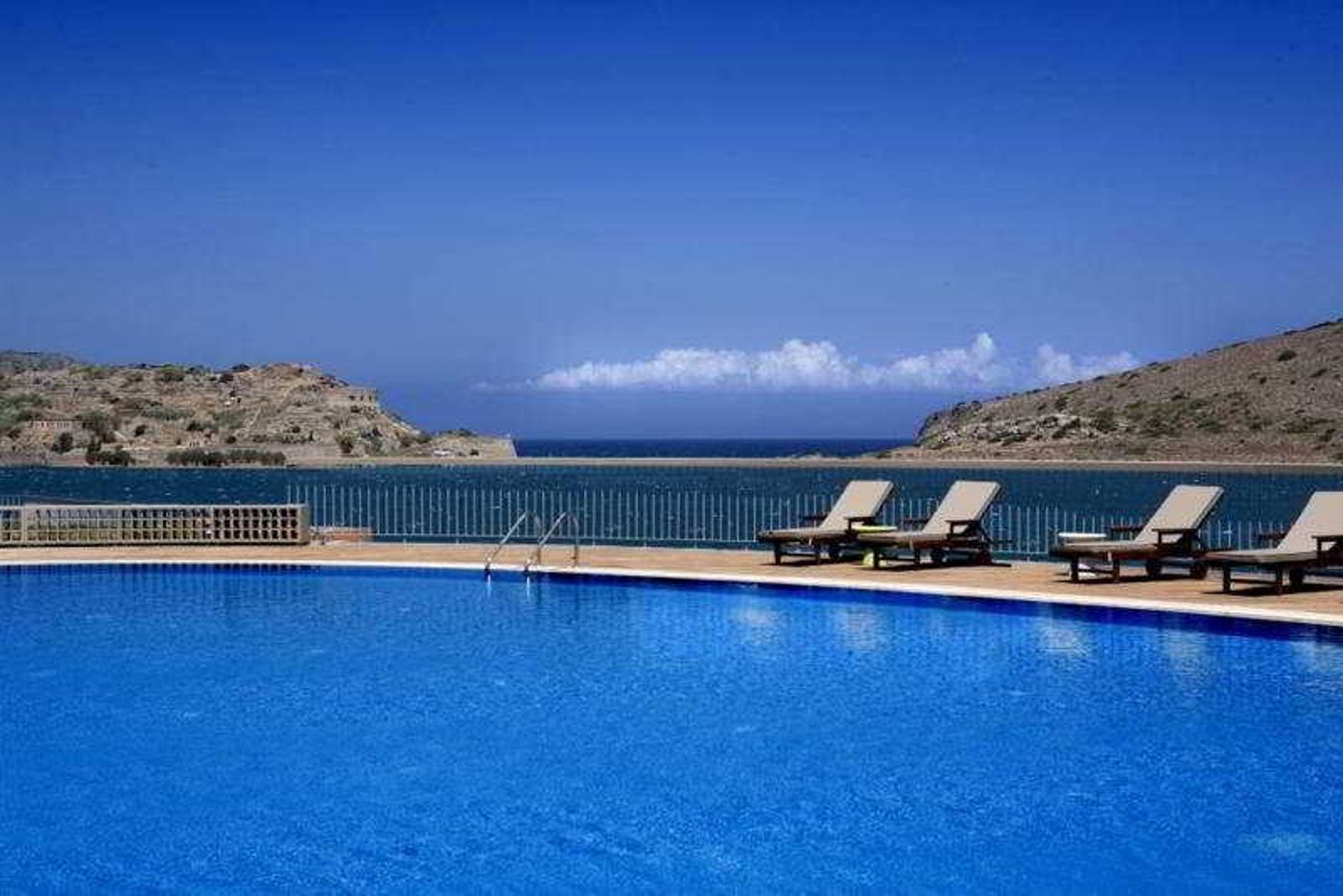 Domes-of-Elounda--Autograph-Collection-Pool-2