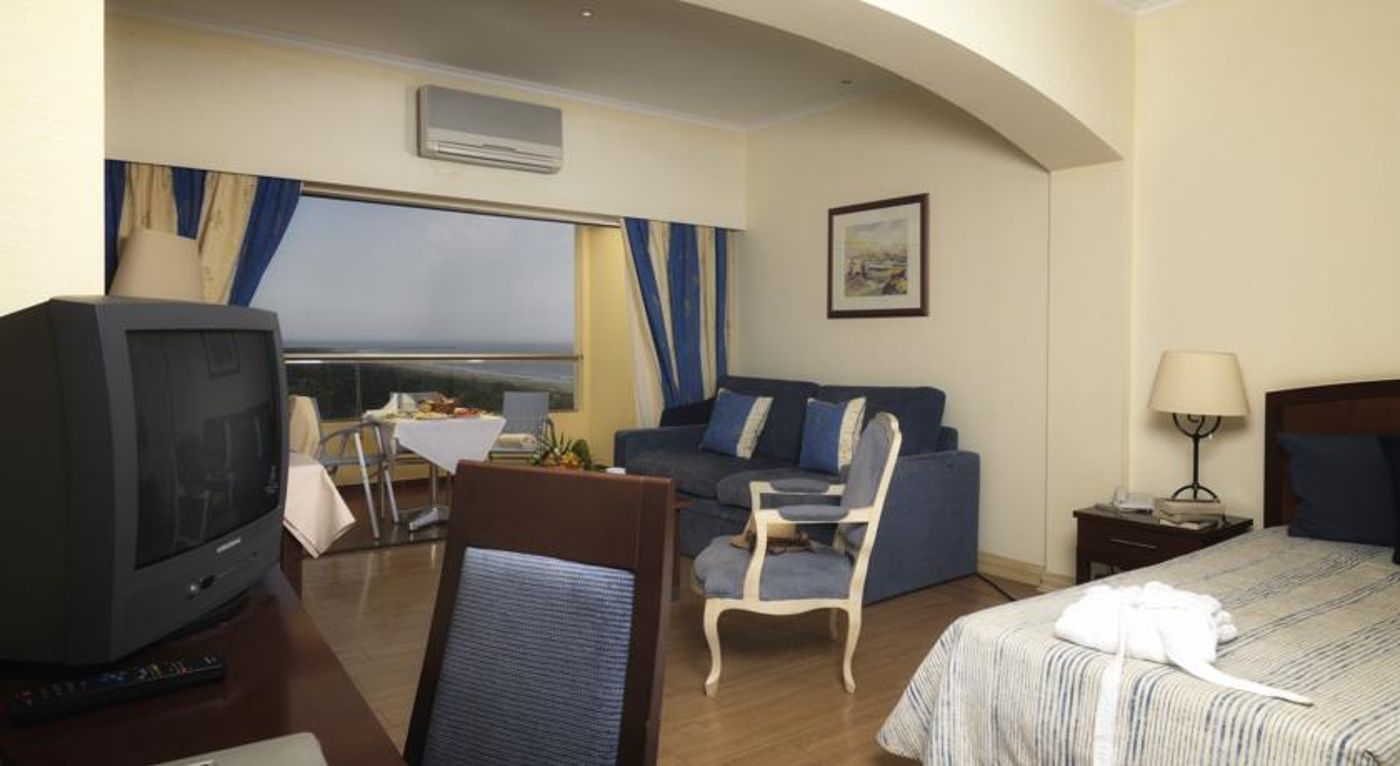 Yellow Praia Monte Gordo