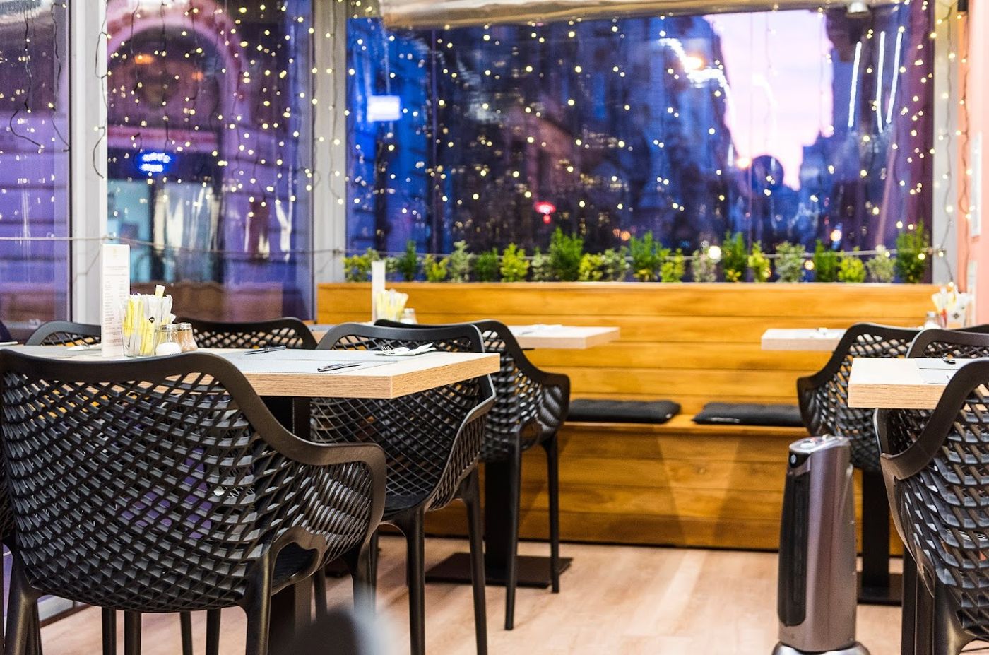 Opera Garden & Apartments Hotel