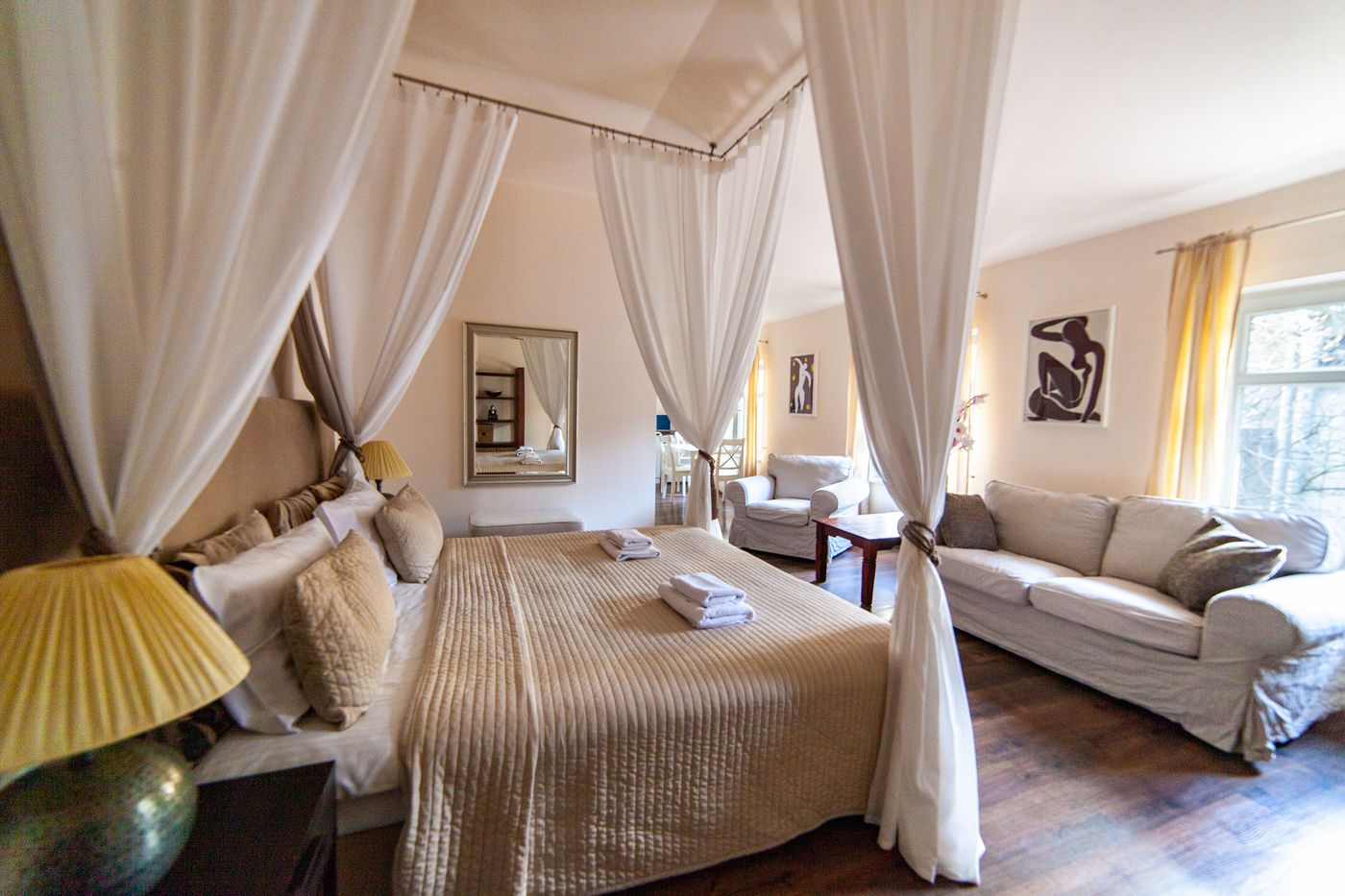 Lounge-Apartments-Room-32