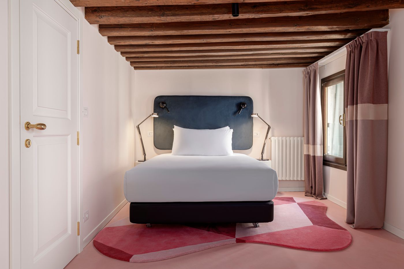 Palazzo-Dei-Fiori-By-Room-Mate-Room-42