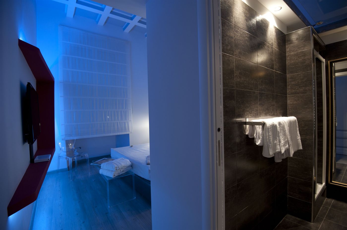 Luxury-on-the-River-Room-35