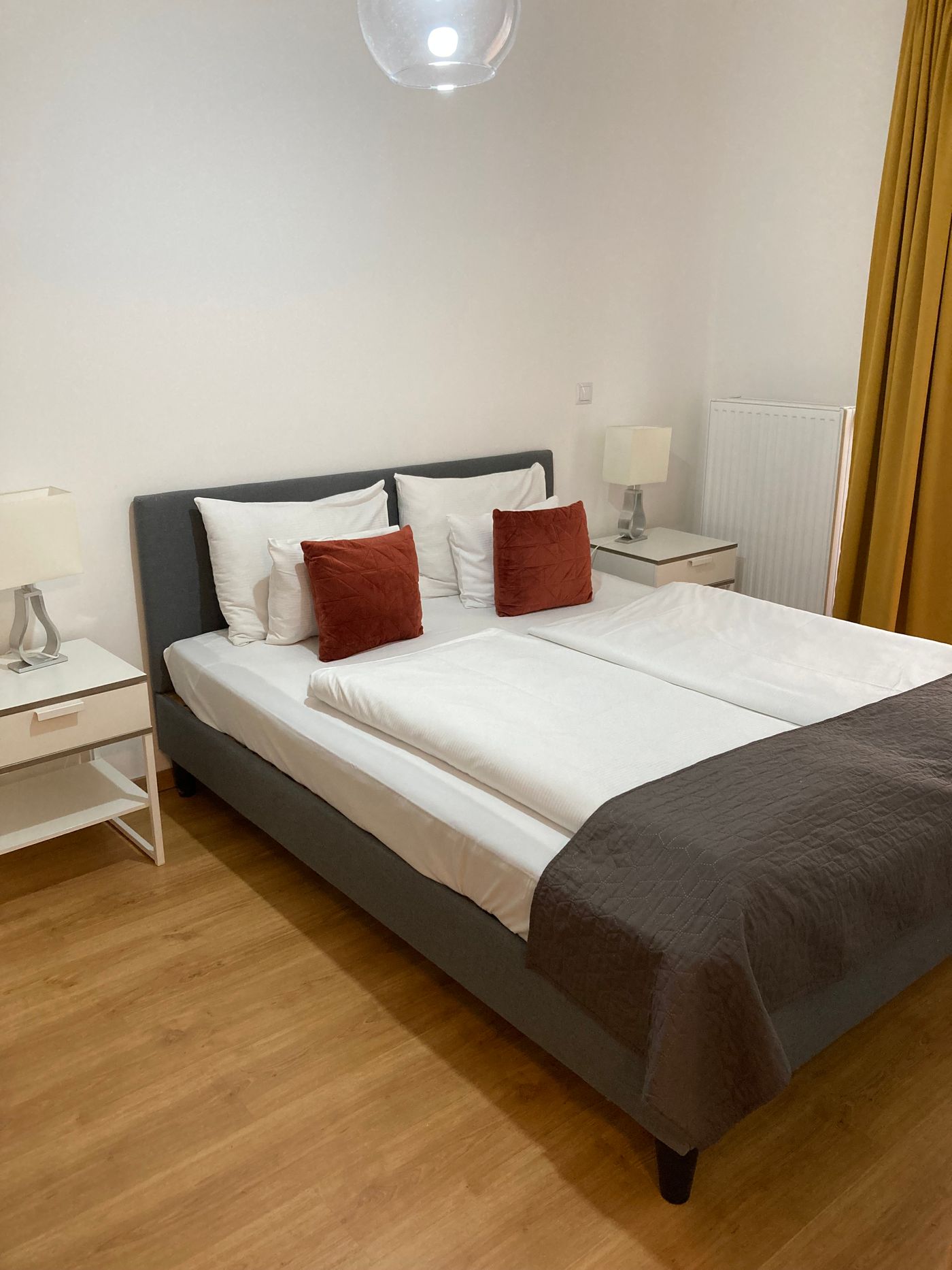 Vagabond-Broadway-Room-39