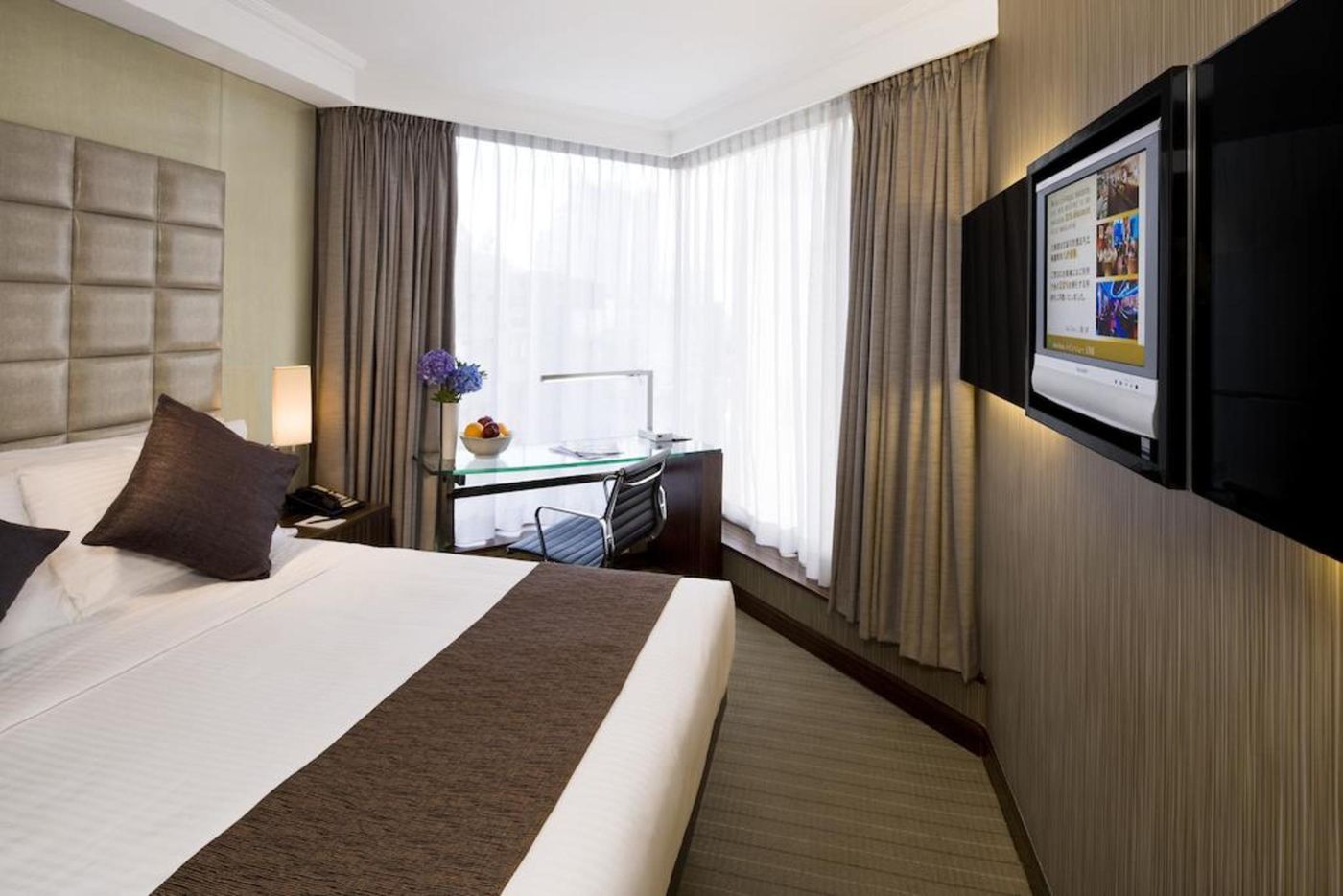 The-Kowloon-Hotel-Room-6