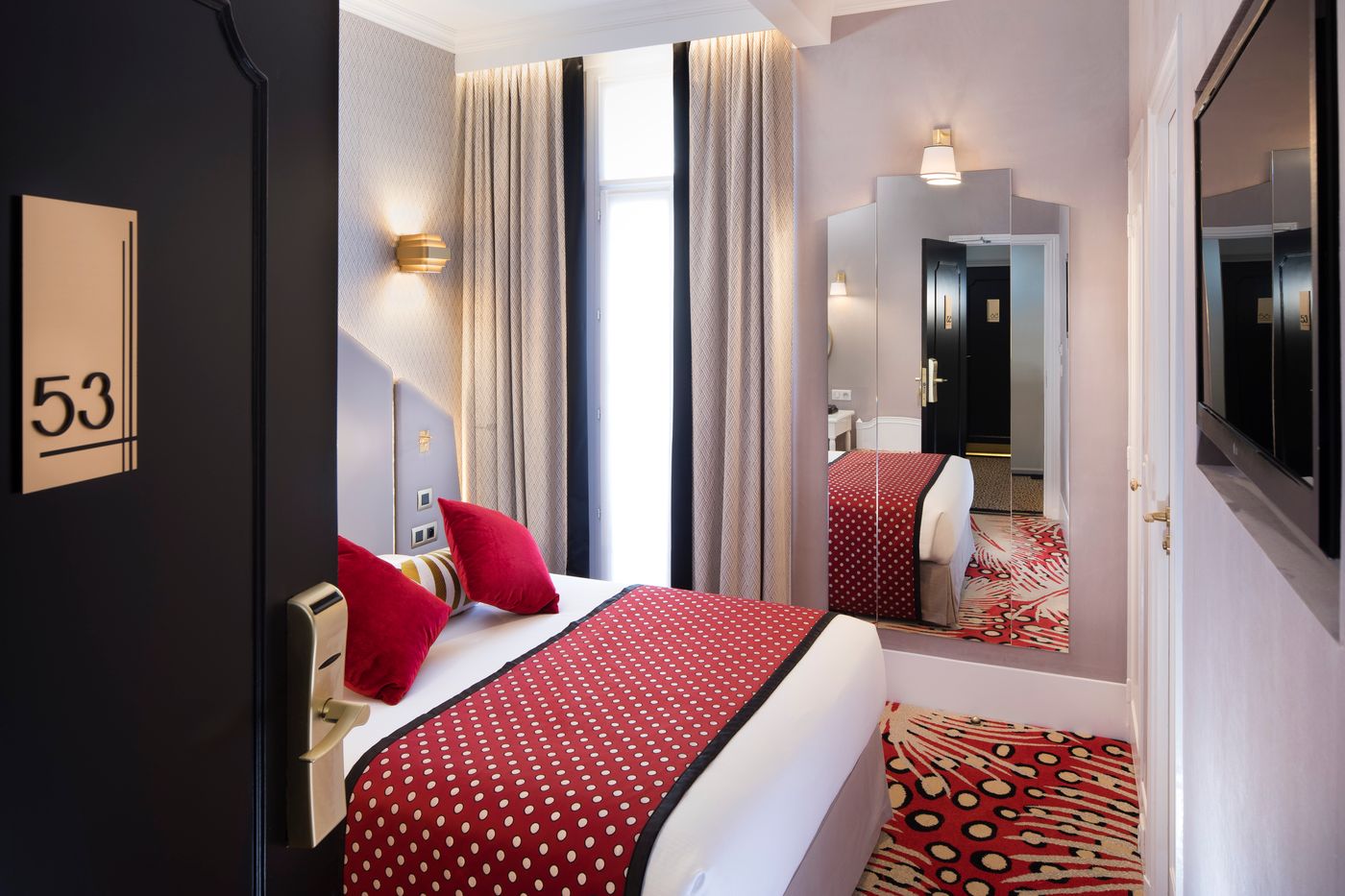 Hotel-Victor-Hugo-Paris-Kleber-Room-10