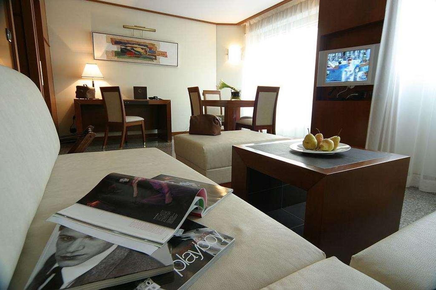 Goldstars-Resort---Suites-Room-21