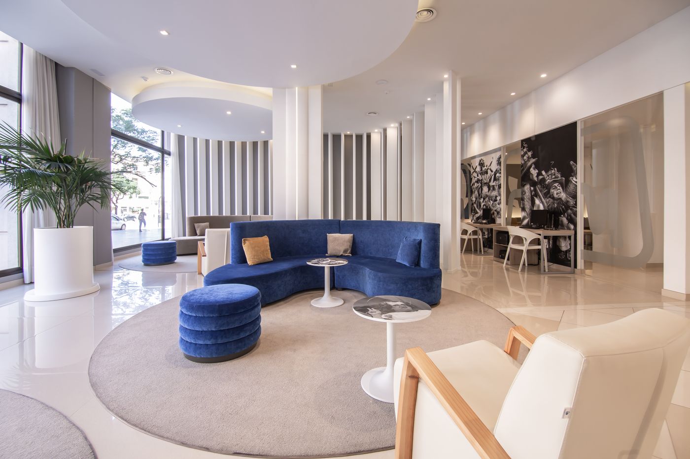 Monte-Puertatierra-Lobby-52