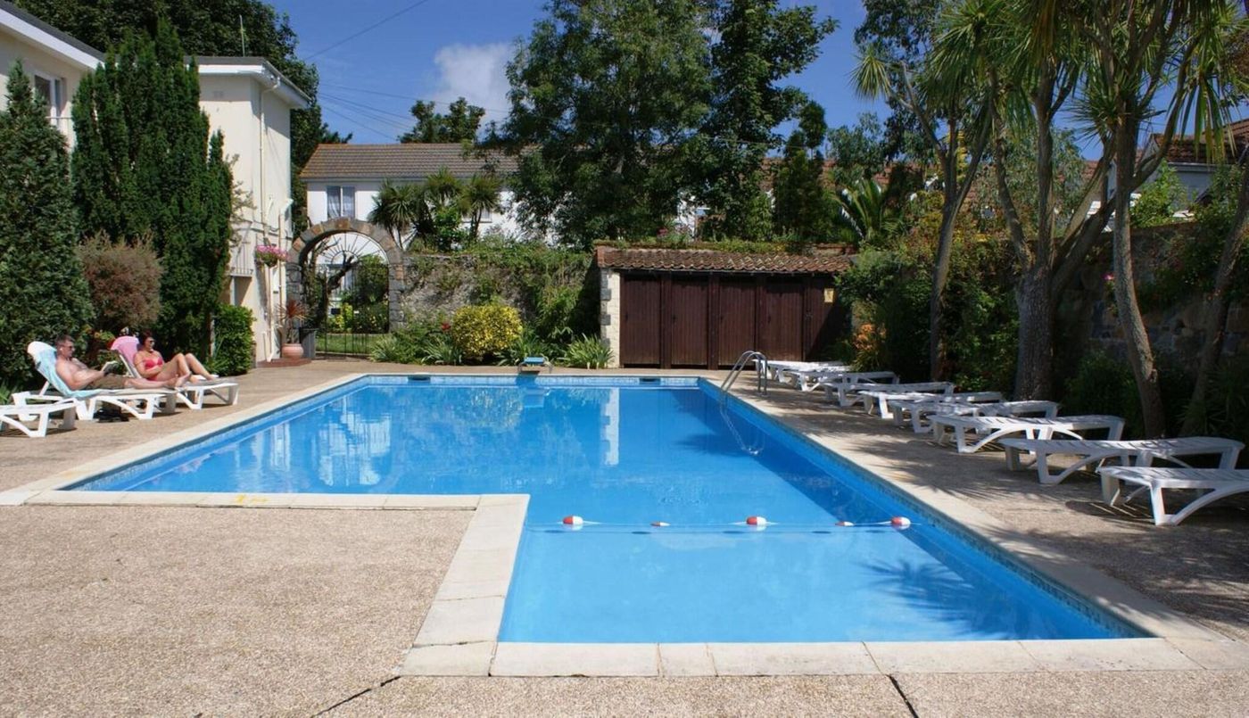 Grange-Lodge-Pool-14