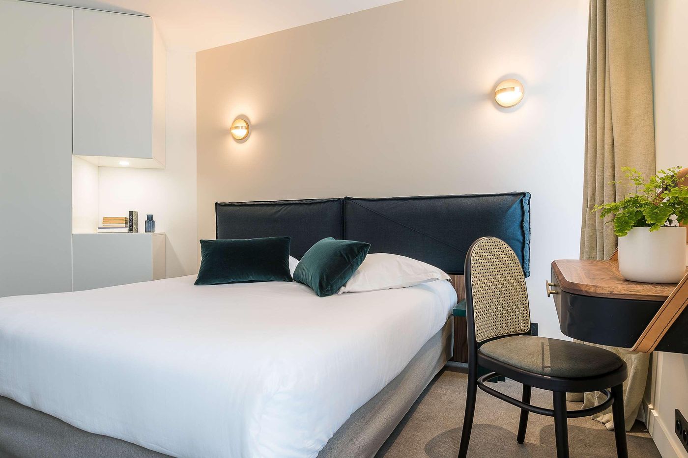 Le-Friedland-Room-20