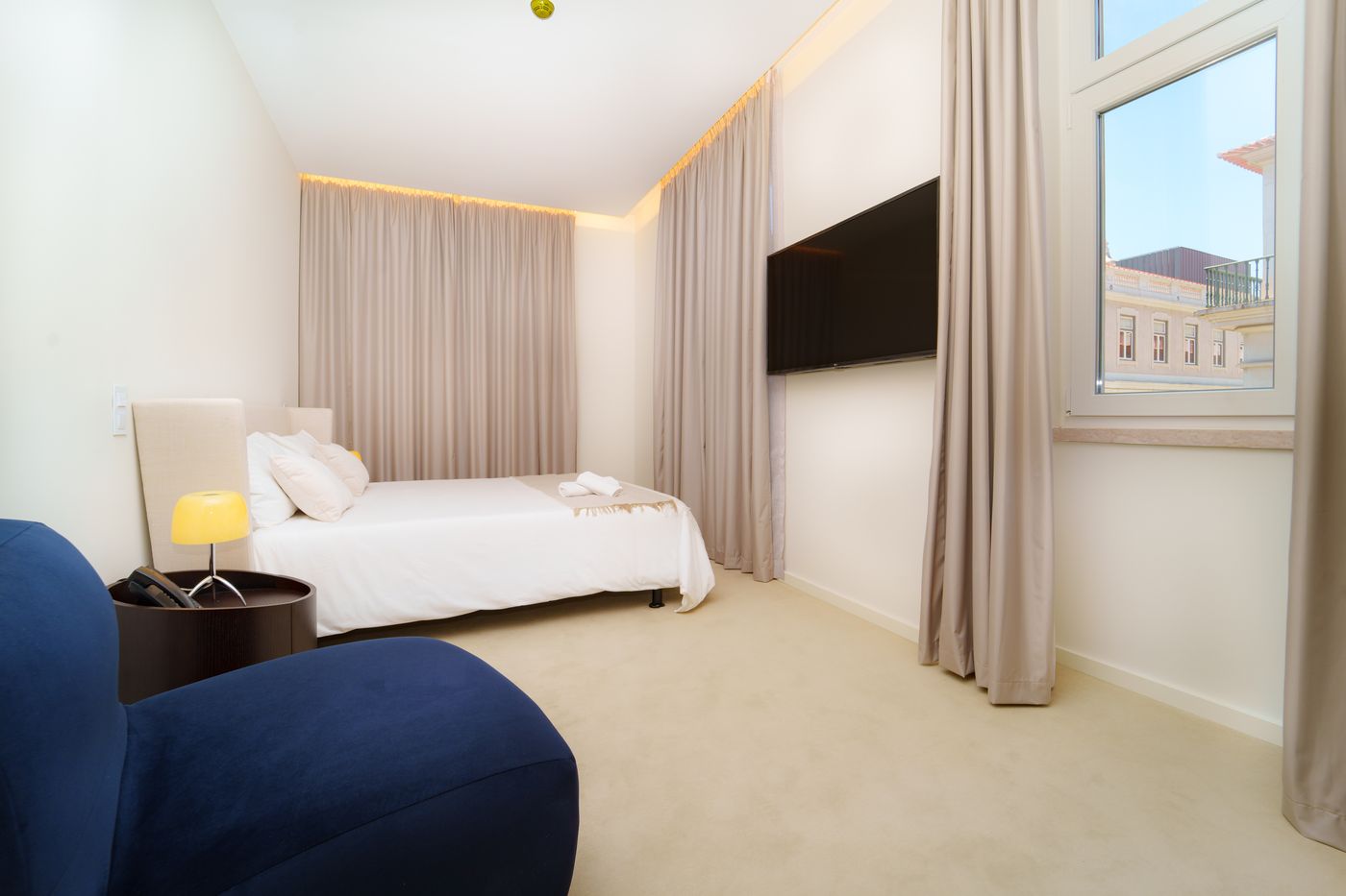 Golden-Lisbon-Hotel-Room-10
