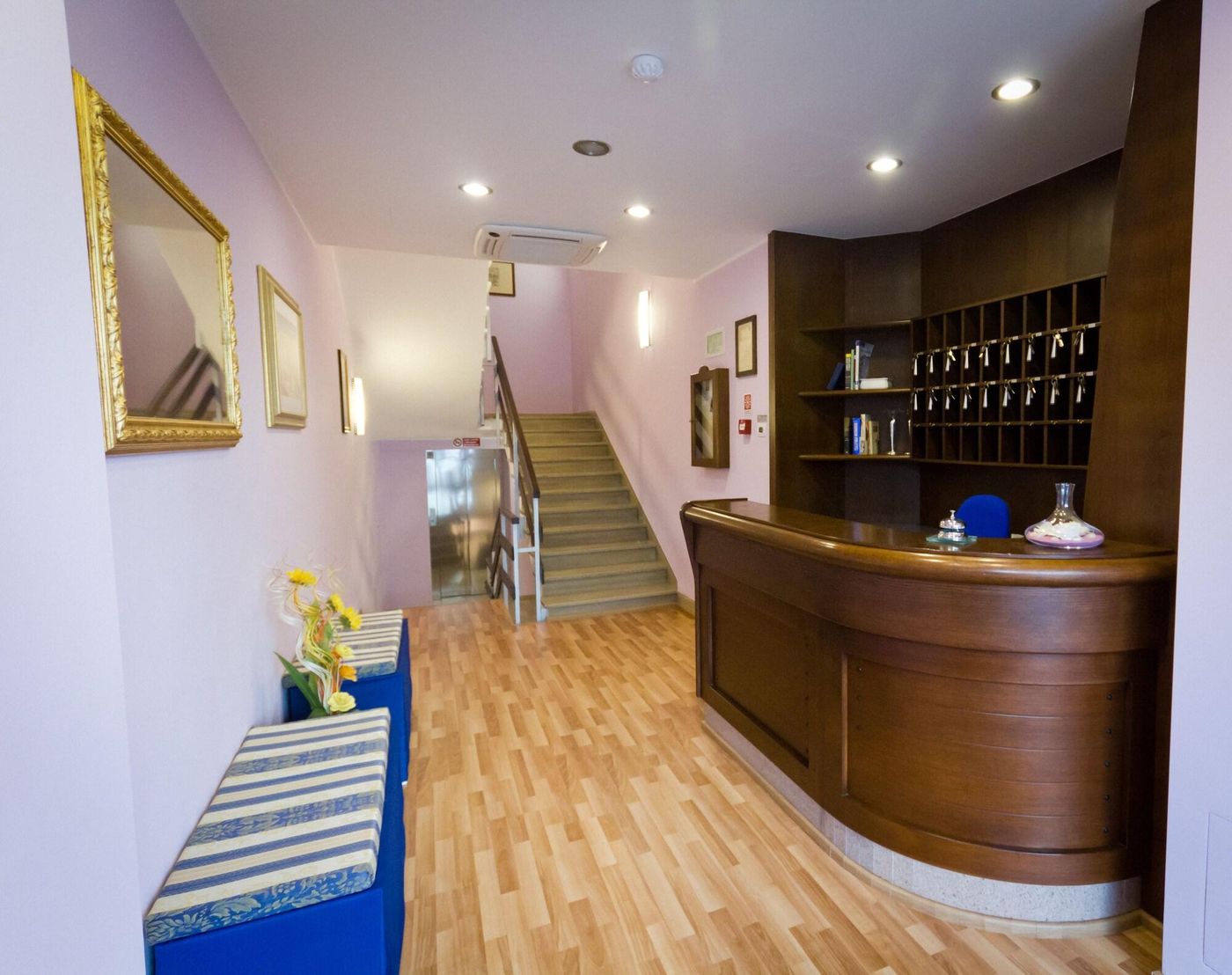 Hotel Donnini-Italy-ASSISI-Lobby-10