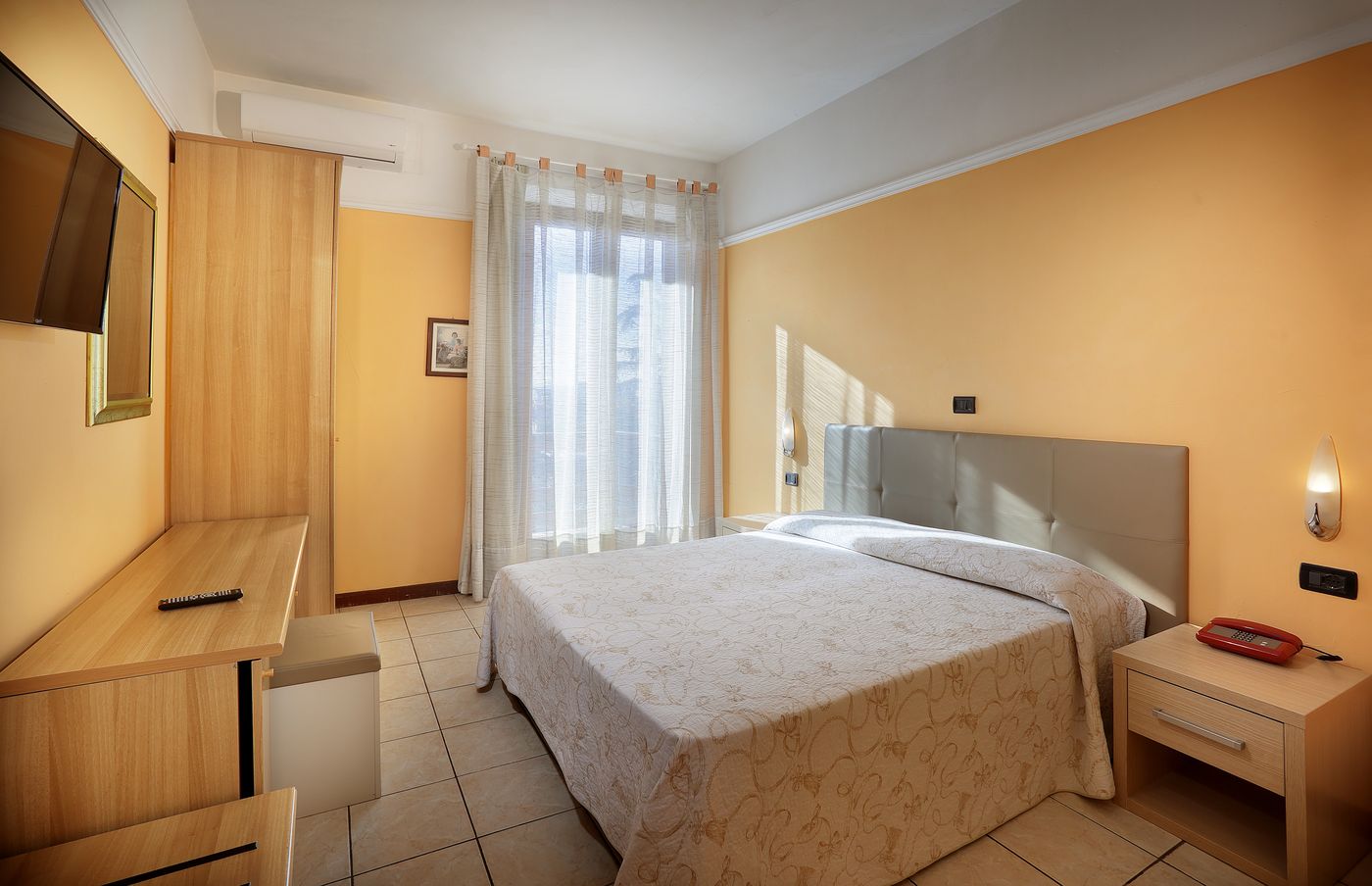Salus-Italy-MONTECATINI TERME -Room-8