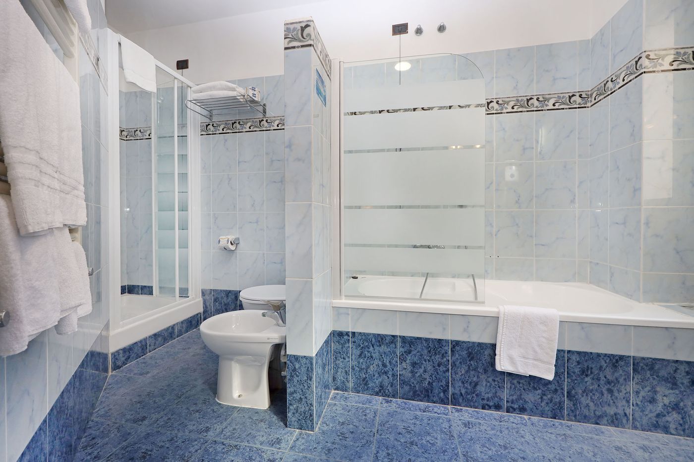 Rimini-Hotel-Room-35