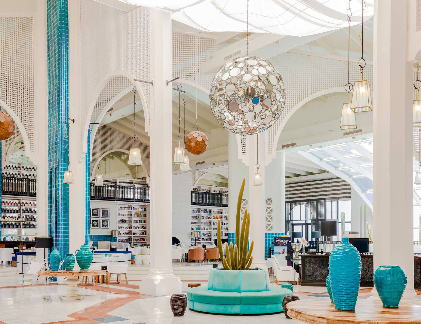 H10-Timanfaya-Palace-Lobby-35