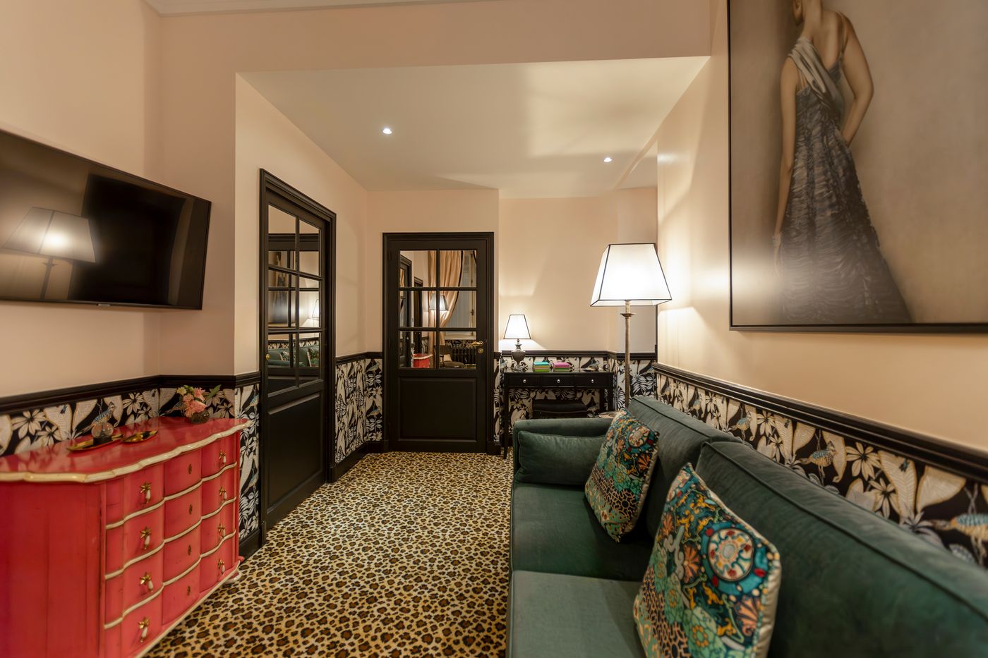 West-end-Paris-Room-59