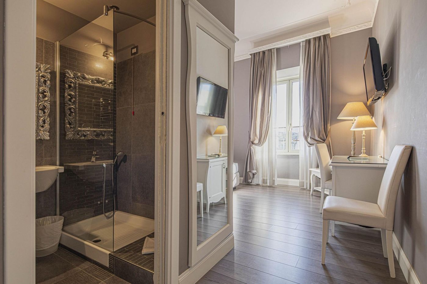 Domus-Castrense-Room-25