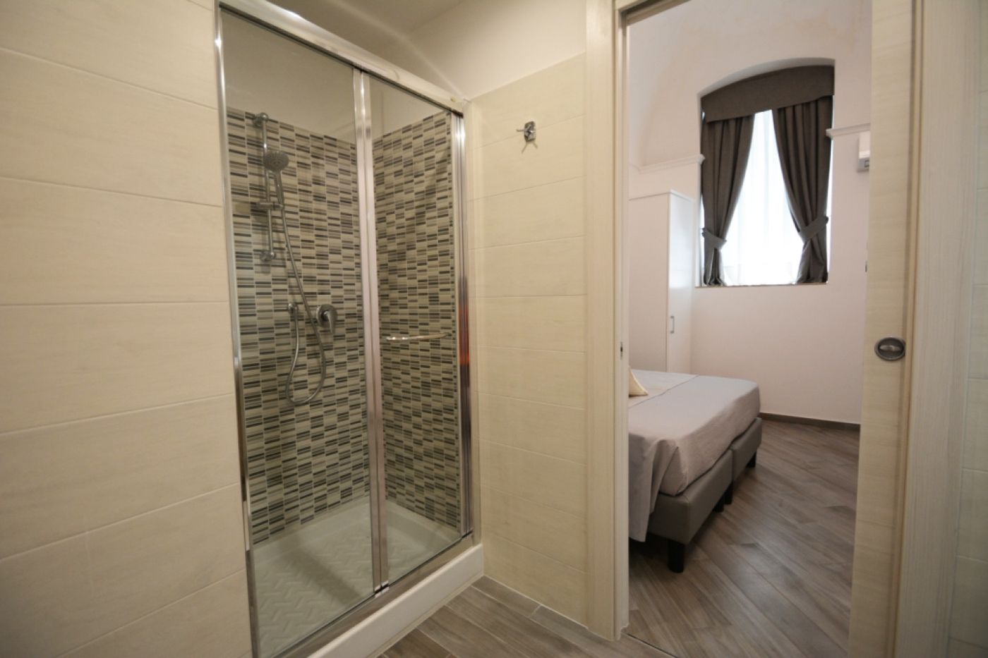 Panorama-Palace-Room-31